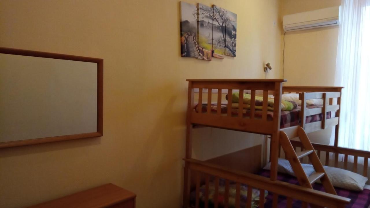 Vishnya Hostel Dnipro Exterior photo