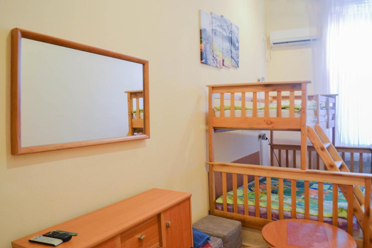 Vishnya Hostel Dnipro Exterior photo